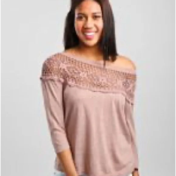 Buckle -‎ Daytrip, Dusty Rose Color, Crochet Yoke Wide Neck Top - Picture 3 of 12